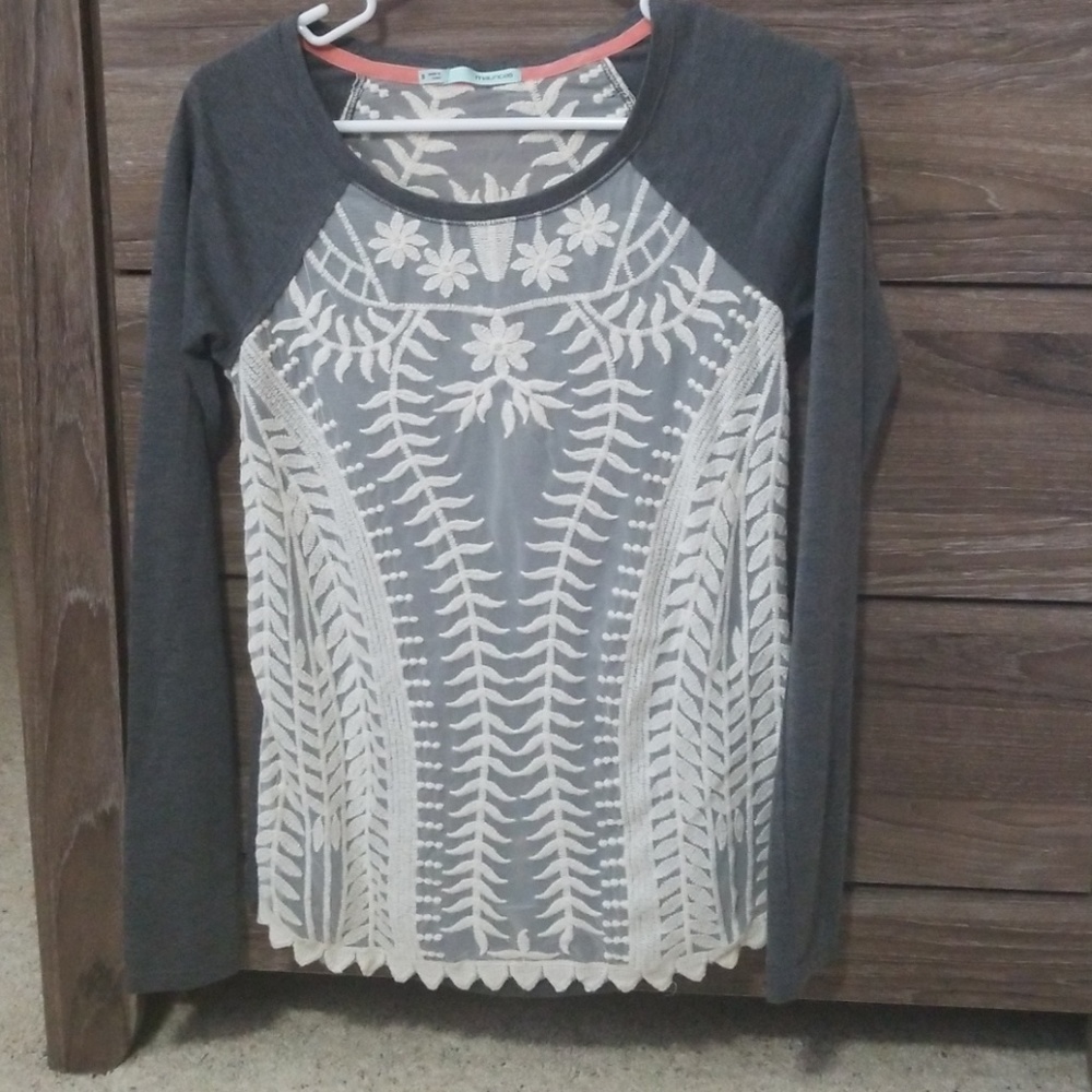 Lace Raglan Tee NWOT🔥 All $10 items 2/$15!